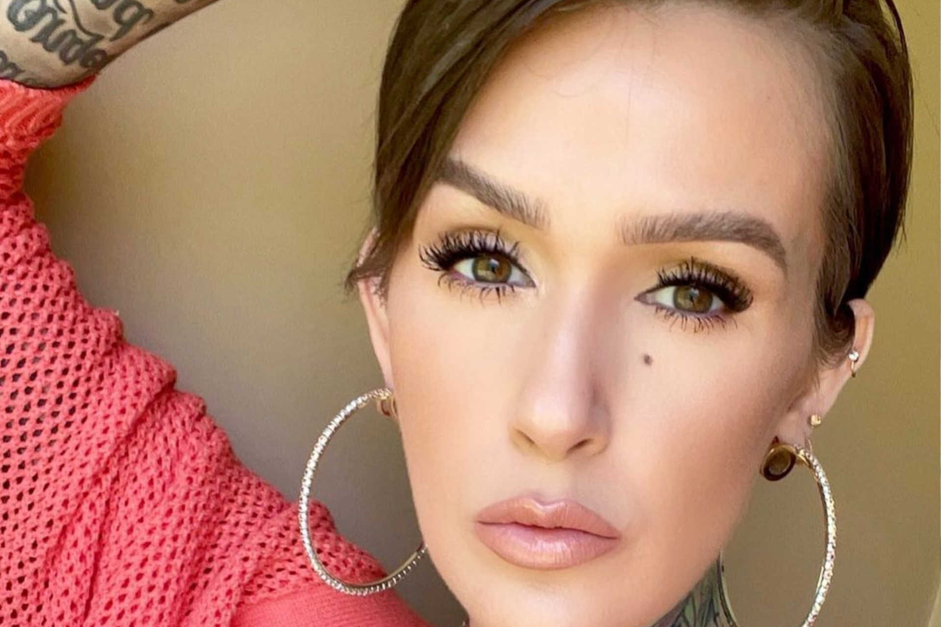 A trágica morte da youtuber Mel Thompson, aos 35 anos